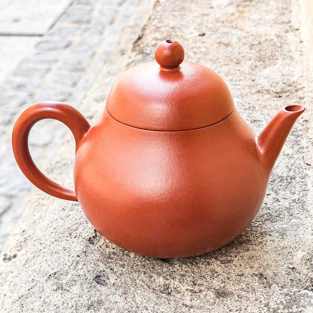 Yixing Hongni Pear Teapot - Thumbnail 2
