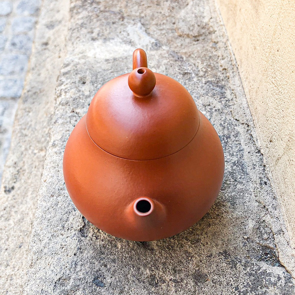 Yixing Hongni Pear Teapot - Thumbnail 4