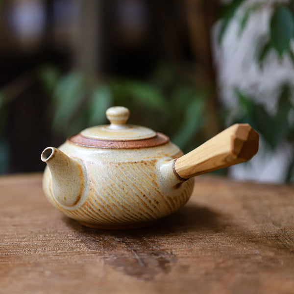 Hanka Vrbicová Kyusu with wooden handle, Brown (150 ml)