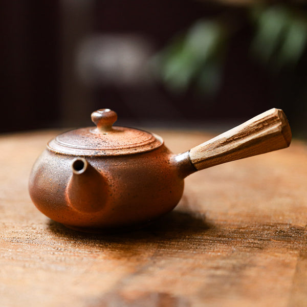 Hanka Vrbicová Kyusu with wooden handle, Brown (80 ml)
